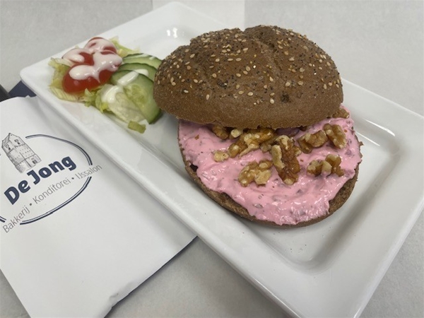 Broodje bieten Geitenkaas